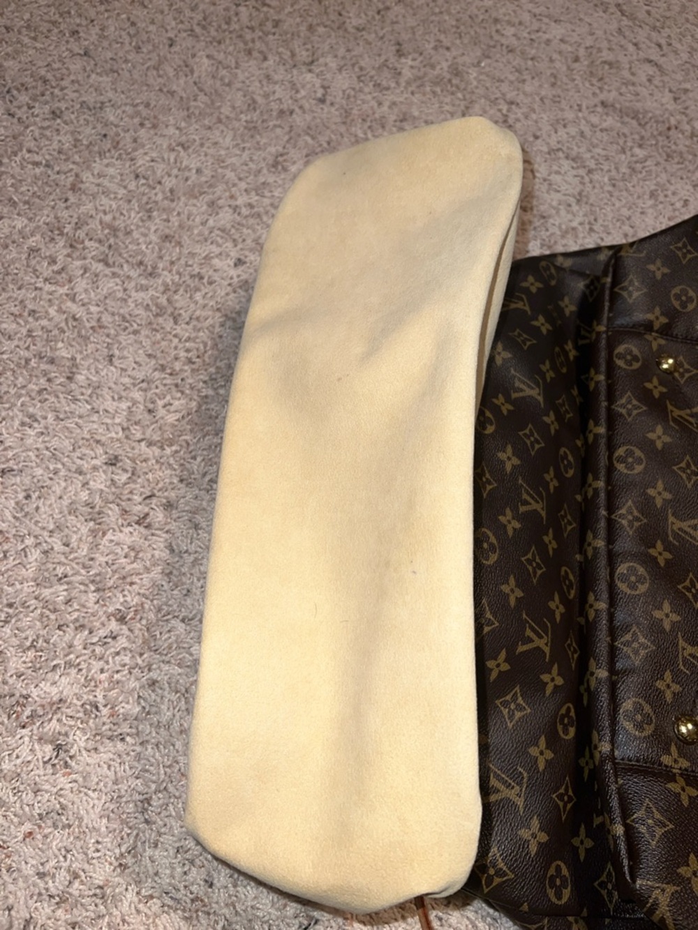 EUC Louis Vuitton Artsy - Picture 7 of 16